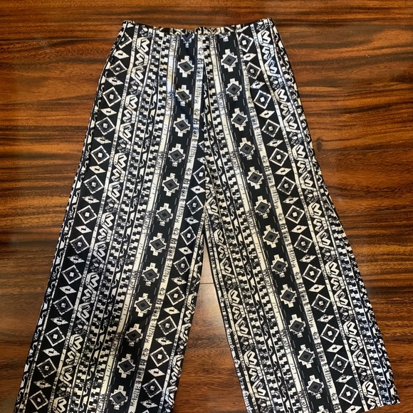 **SALE**🔥 Capri flared patterned pants - Picture 1 of 2